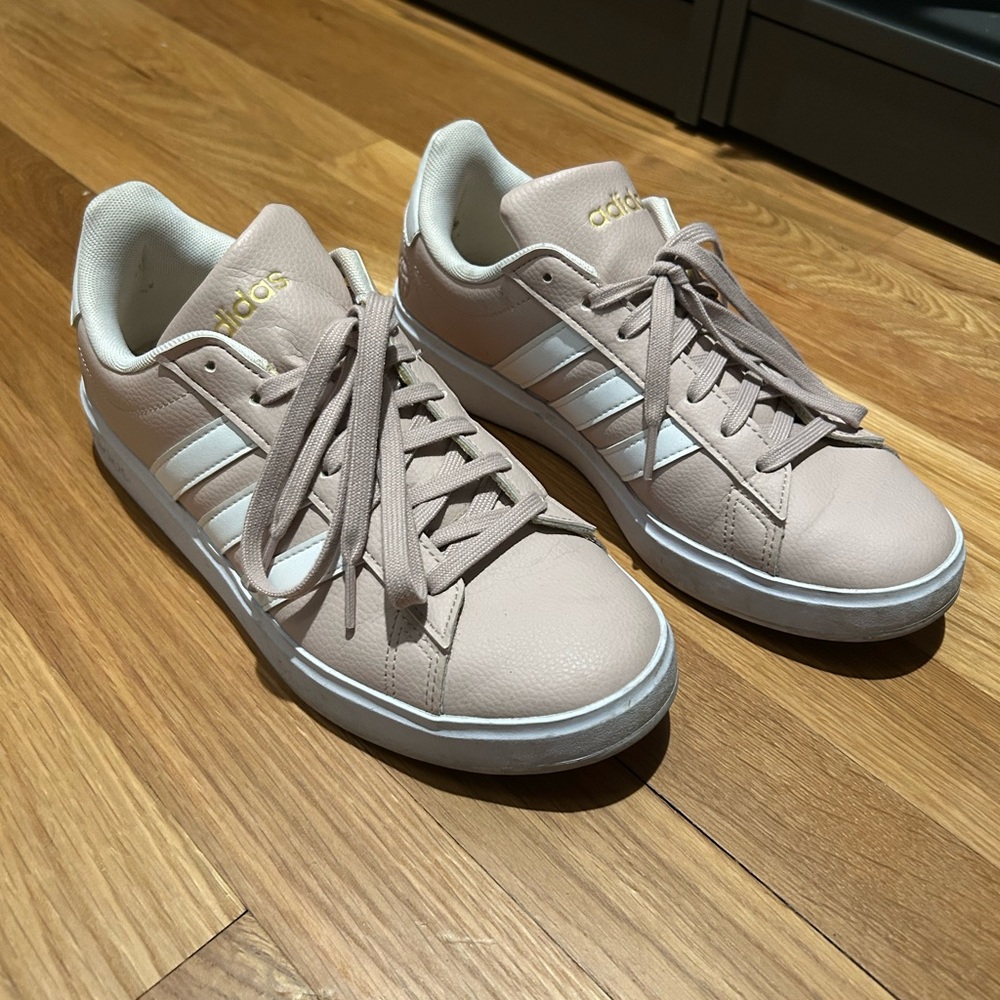 Adidas Cloudfoam Women’s Sneakers (8.5)